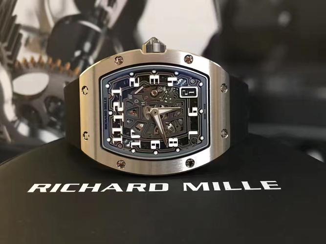 理查德米勒手表表蒙划痕如何修复?(图) 理查德米勒手表表蒙划痕如何修复?(图)