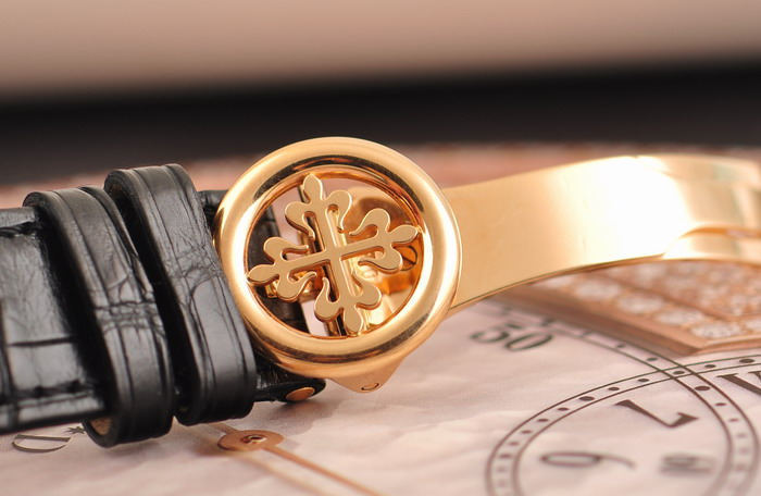 百达翡丽表进水处理方法(详细教程)