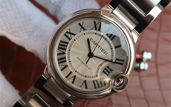 卡地亚手表进水处理方法(轻松应对手表进水问题) 卡地亚手表进水处理方法(轻松应对手表进水问题)